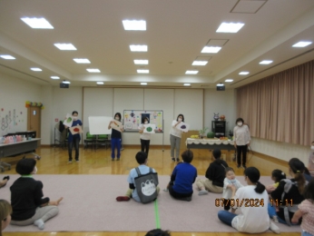 手遊び　キャベツはキャ　野菜や果物がいっぱい出てくるお話だよ。