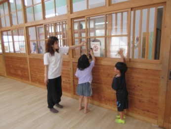 窓がピカピカに・・・なりました。