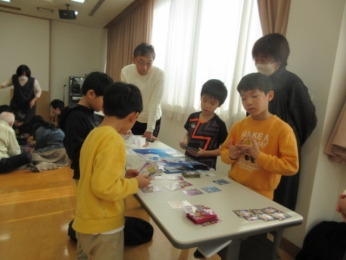 ポケモンカードはルールが難しそう。