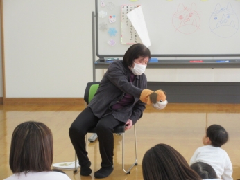 ペープサート　コンコンクシャン　わんちゃん、大きなマスクしているね。風邪をひかないようにね。